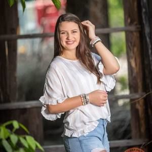 Meet your Posher, Isabella